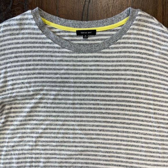 Verve’ ami gray and white striped, super soft top SZ MED - Picture 2 of 4